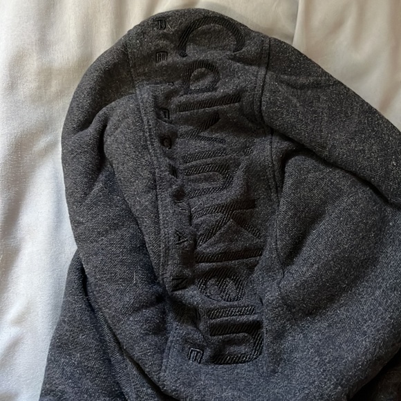 Cropped Calvin Klein hoodie - Picture 3 of 4